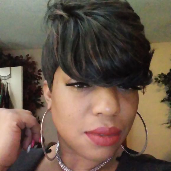 Meet your Posher, Karon - Picture 1 of 1